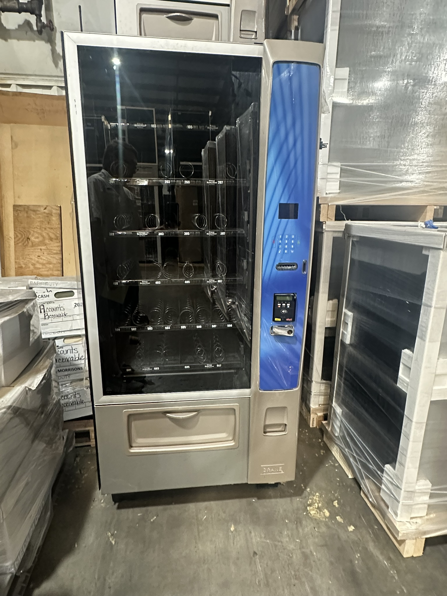 National Vendors 186- 4 Wide Snack with rebuilt bill acceptor and changer, 3 inch screen with keypad. Cleaned up and checked out. $3,390.00